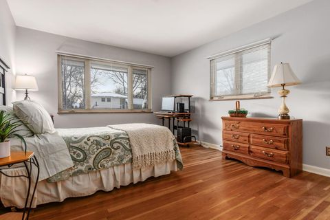 Tiny photo for 3959 Woodbridge Road, Columbus, OH 43220 (MLS # 225044842)