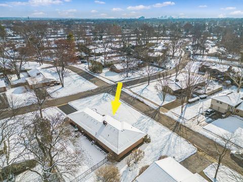 Tiny photo for 3959 Woodbridge Road, Columbus, OH 43220 (MLS # 225044842)