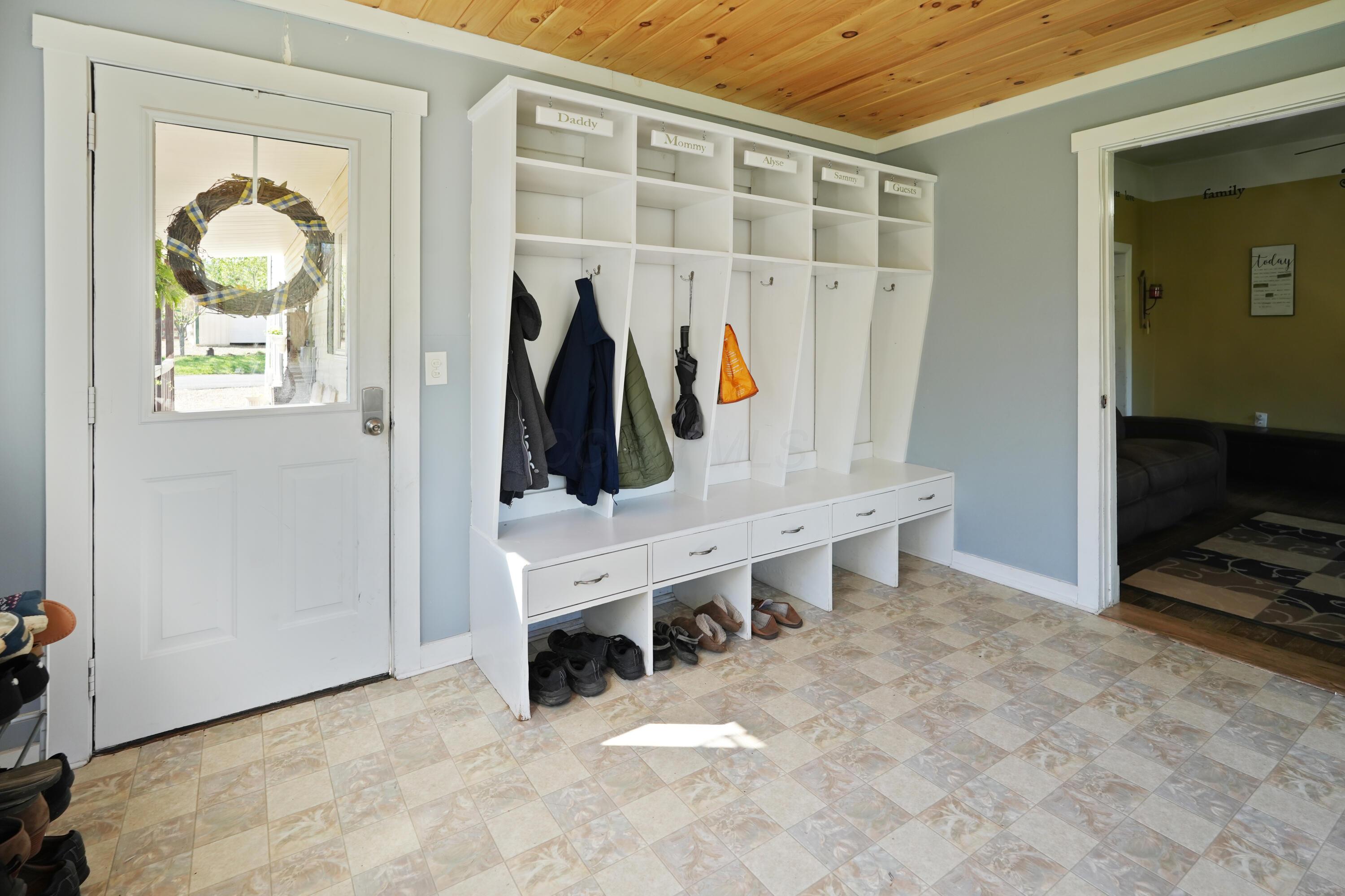 16109 Sycamore Road, Mount Vernon, Ohio image 3