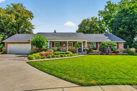Photo of 3430 Stonehenge Court, Upper Arlington, OH 43221 (MLS # 226033963)