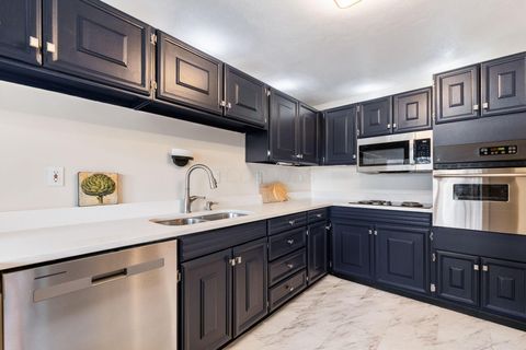 Photo of 1000 Urlin Avenue 11 #11, Columbus, OH 43212 (MLS # 226001245)