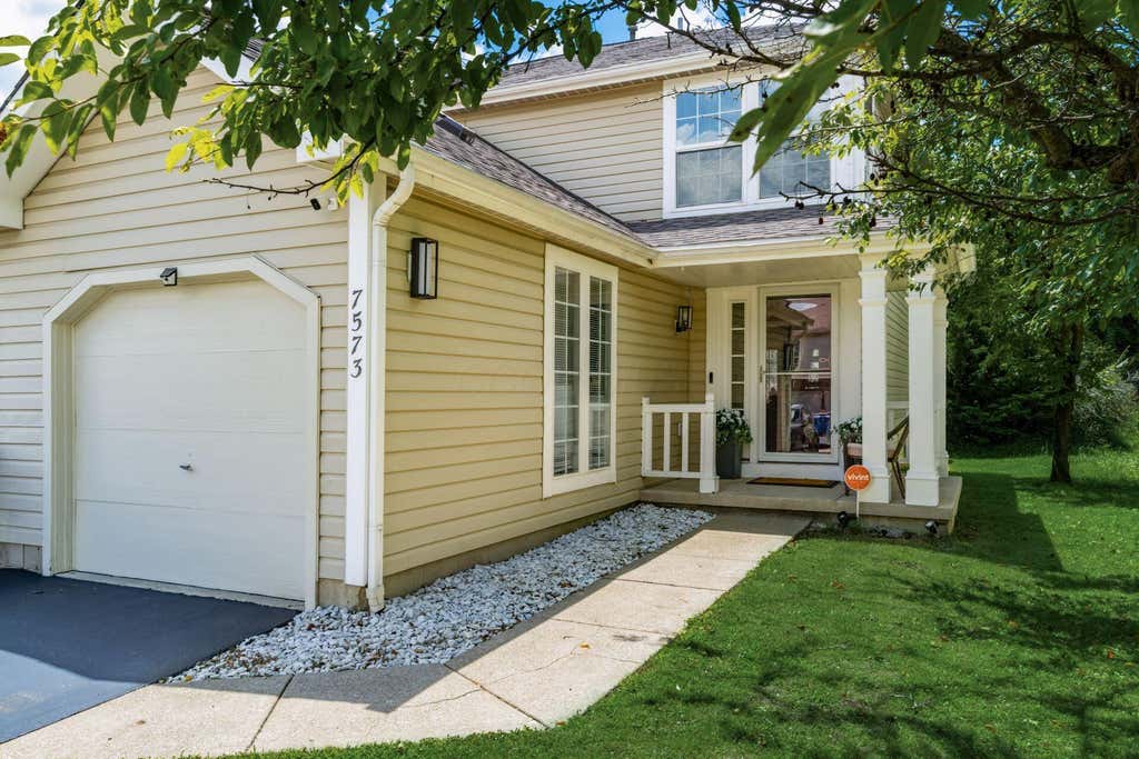 Photo of 7573 Bay Hill Drive, Pickerington, OH 43147 (MLS # 226022855)