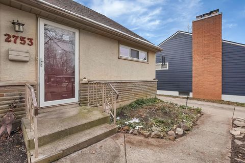 Tiny photo for 2753 Eastminster Road, Columbus, OH 43209 (MLS # 225045960)