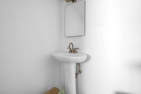 Tiny photo for 2753 Eastminster Road, Columbus, OH 43209 (MLS # 225045960)