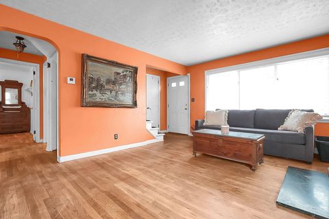 Tiny photo for 2753 Eastminster Road, Columbus, OH 43209 (MLS # 225045960)