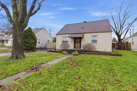 Photo of 1104 E North Broadway Street, Columbus, OH 43224 (MLS # 226009283)