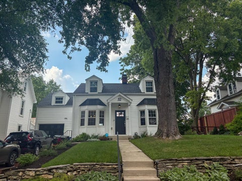 Photo of 52 E Lincoln Avenue, Columbus, OH 43214 (MLS # 226030395)