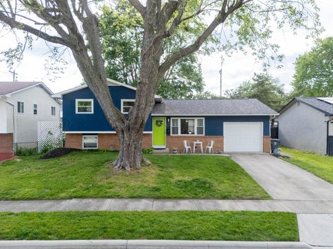 Photo of 439 Baywood Place, Columbus, OH 43230 (MLS # 226014109)