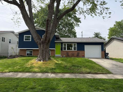 Photo of 439 Baywood Place, Columbus, OH 43230 (MLS # 226014109)