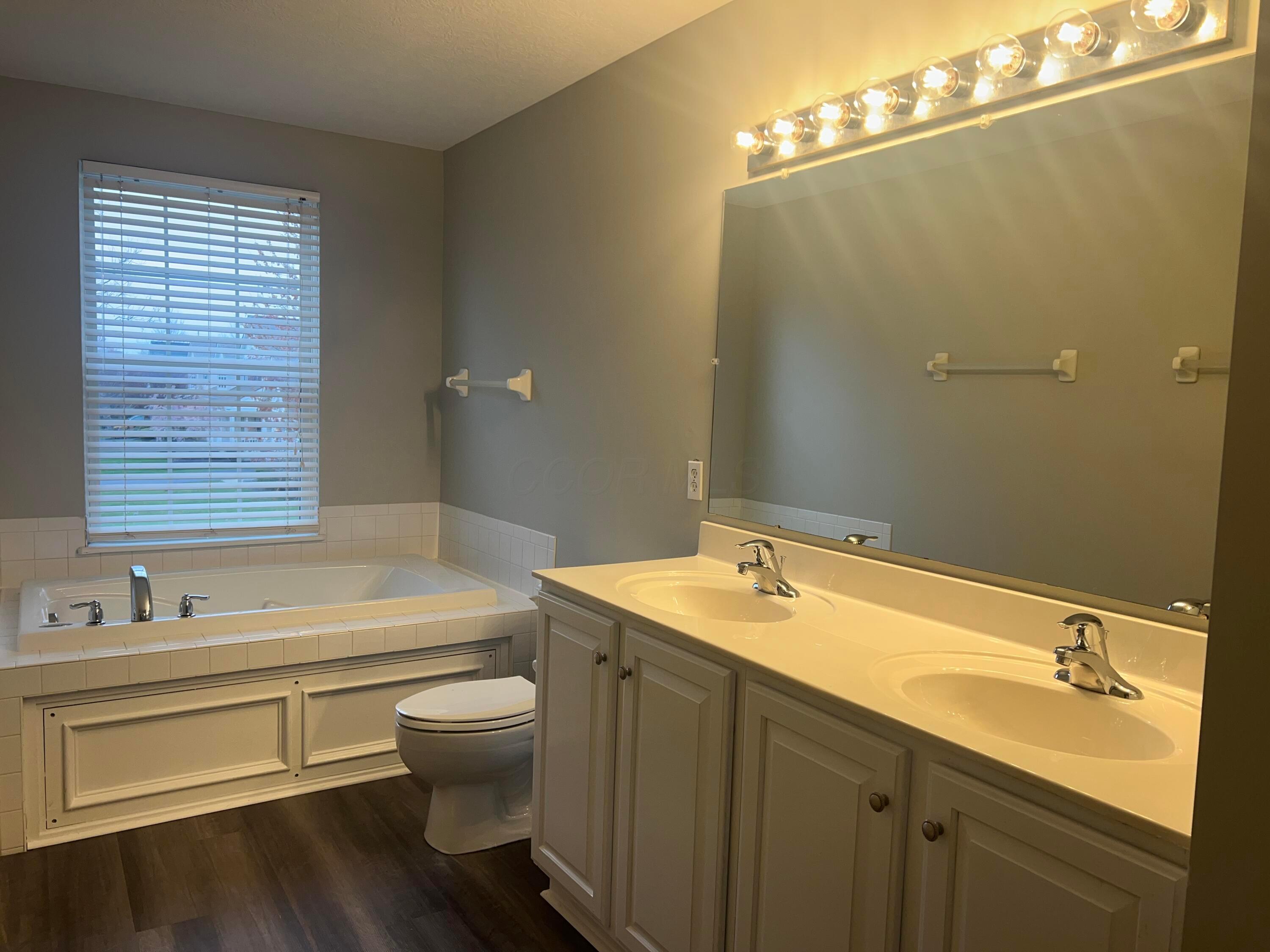 4238 Greensbury Drive, New Albany, Ohio image 15