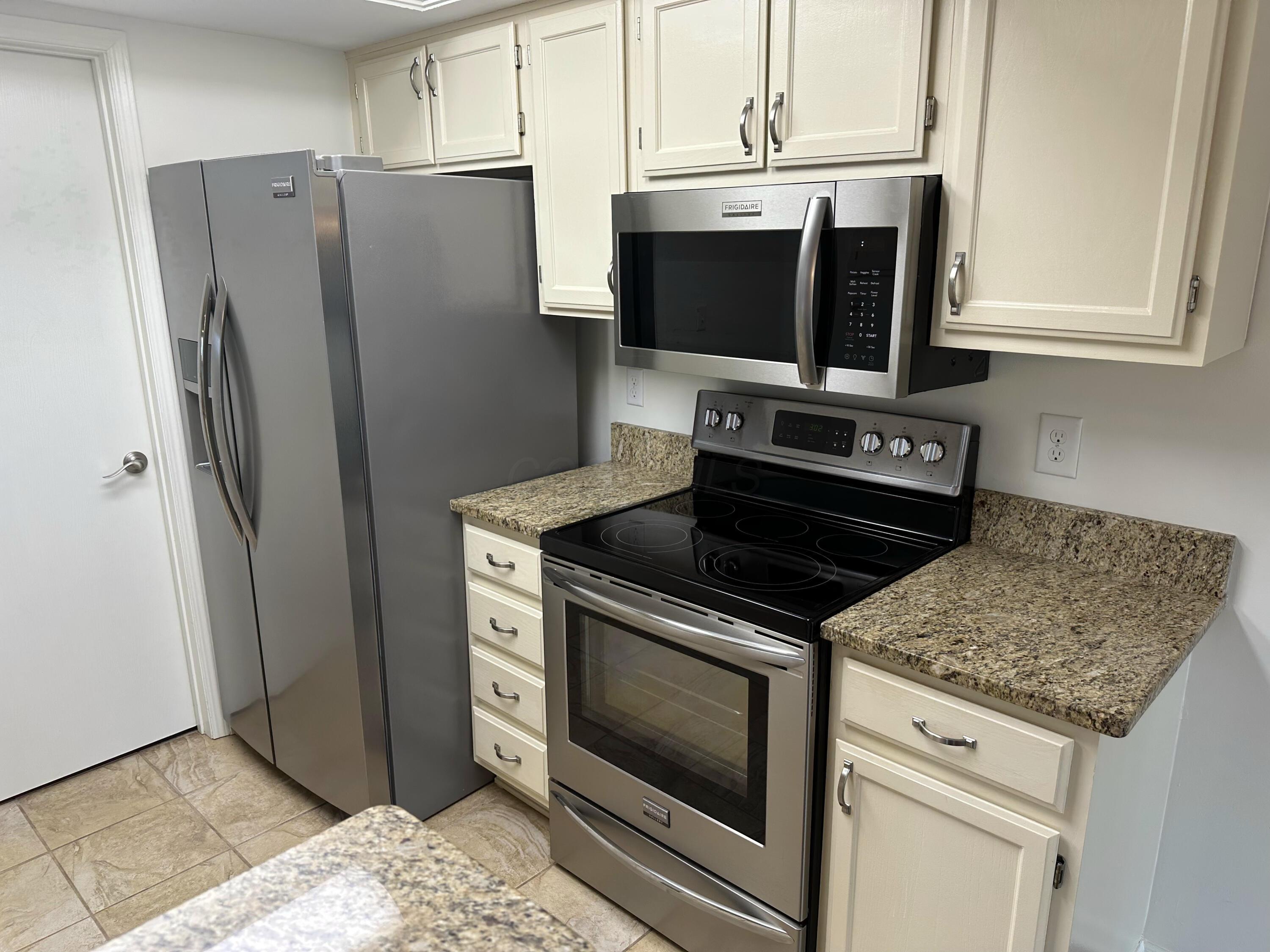 6667 Heatherstone Loop, Dublin, Ohio image 6