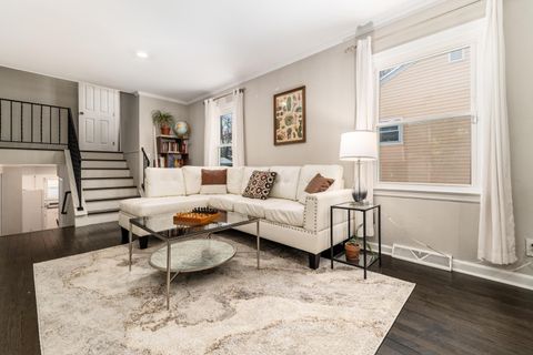 Tiny photo for 582 E Lincoln Avenue, Columbus, OH 43214 (MLS # 225044976)