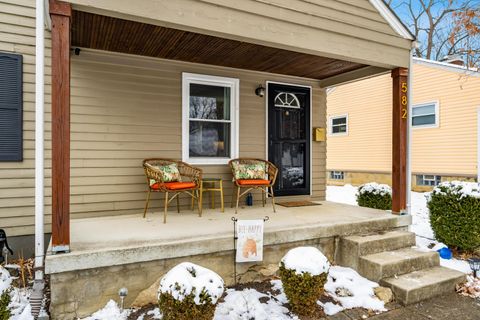 Tiny photo for 582 E Lincoln Avenue, Columbus, OH 43214 (MLS # 225044976)