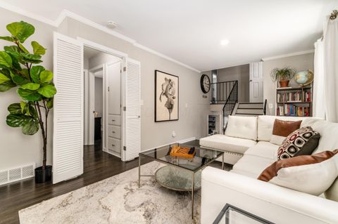 Tiny photo for 582 E Lincoln Avenue, Columbus, OH 43214 (MLS # 225044976)