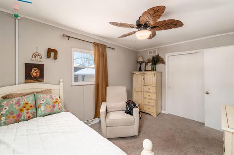 Tiny photo for 582 E Lincoln Avenue, Columbus, OH 43214 (MLS # 225044976)