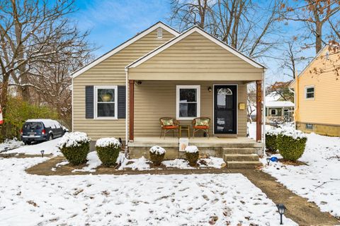 Photo of 582 E Lincoln Avenue, Columbus, OH 43214 (MLS # 225044976)