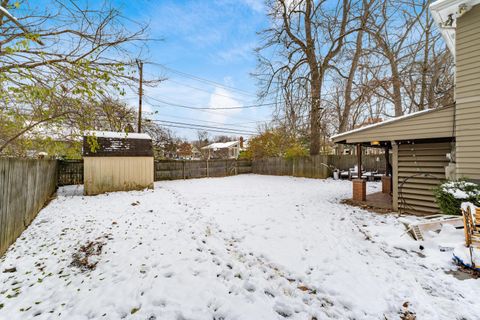Tiny photo for 582 E Lincoln Avenue, Columbus, OH 43214 (MLS # 225044976)
