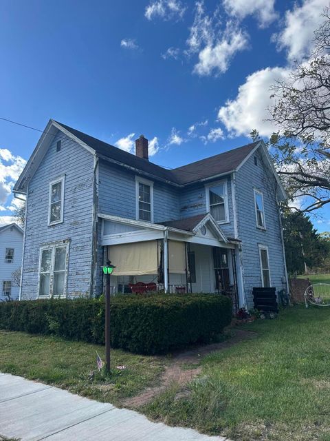 Photo of 106 W Race Street, Mechanicsburg, OH 43044 (MLS # 225038863)