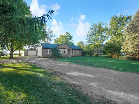 Photo of 2915 US Highway 42 NE, London, OH 43140 (MLS # 225038167)