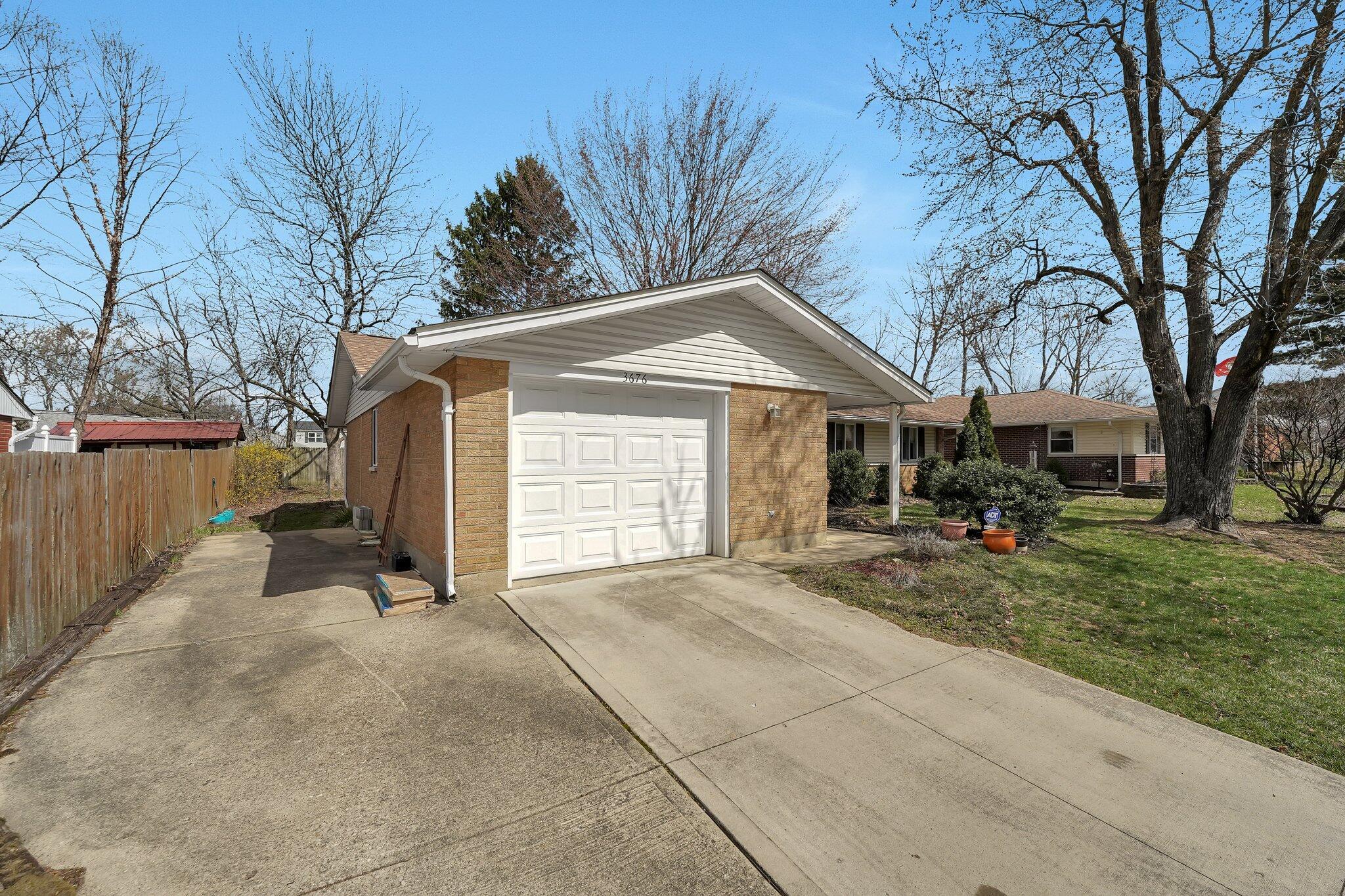 3676 Santiago Drive, Westerville, Ohio image 2