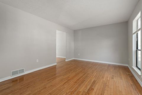 Tiny photo for 3955 Daffodil Drive, Columbus, OH 43230 (MLS # 225037625)