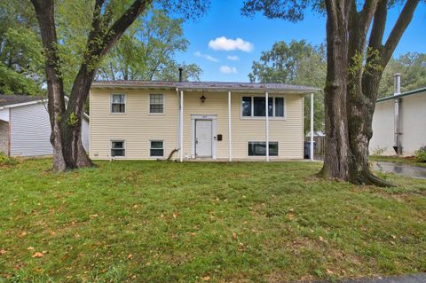 Photo of 464 Foxwood Drive, Columbus, OH 43230 (MLS # 225038426)