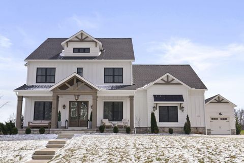 Photo of 1763 Scenic Bluff Court, Delaware, OH 43015 (MLS # 226008113)