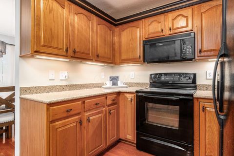 Tiny photo for 365 Sycamore Woods Lane, Columbus, OH 43230 (MLS # 226007357)