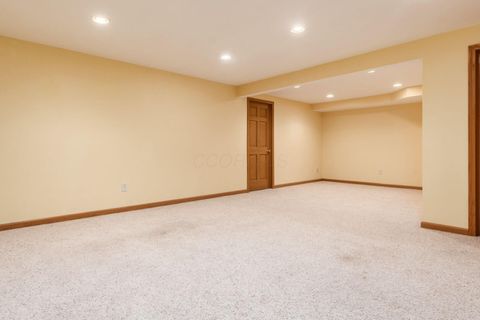 Tiny photo for 365 Sycamore Woods Lane, Columbus, OH 43230 (MLS # 226007357)