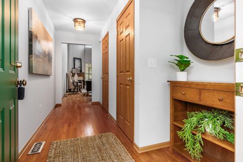 Tiny photo for 365 Sycamore Woods Lane, Columbus, OH 43230 (MLS # 226007357)