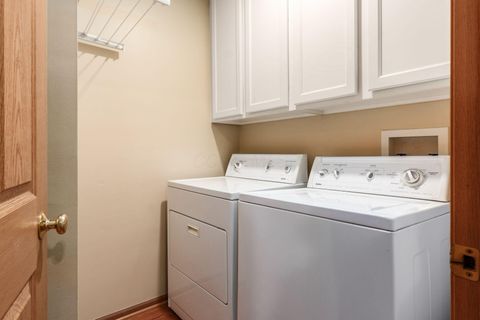 Tiny photo for 365 Sycamore Woods Lane, Columbus, OH 43230 (MLS # 226007357)