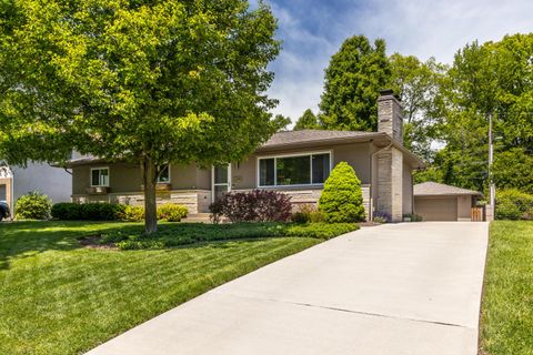 Photo of 2832 Alder Vista Drive, Columbus, OH 43231 (MLS # 226016938)