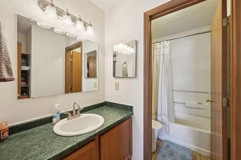 Tiny photo for 2535 Bridlewood Court, Obetz, OH 43207 (MLS # 226005531)