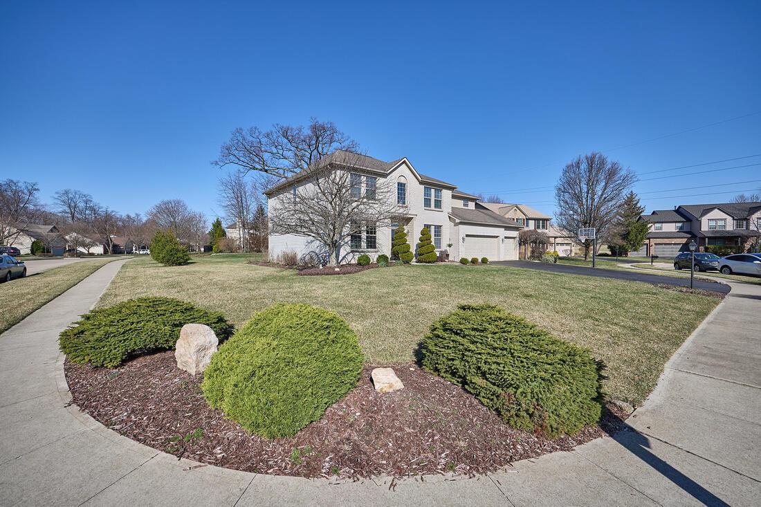 7488 Bold Venture Court, Lewis Center, Ohio image 3