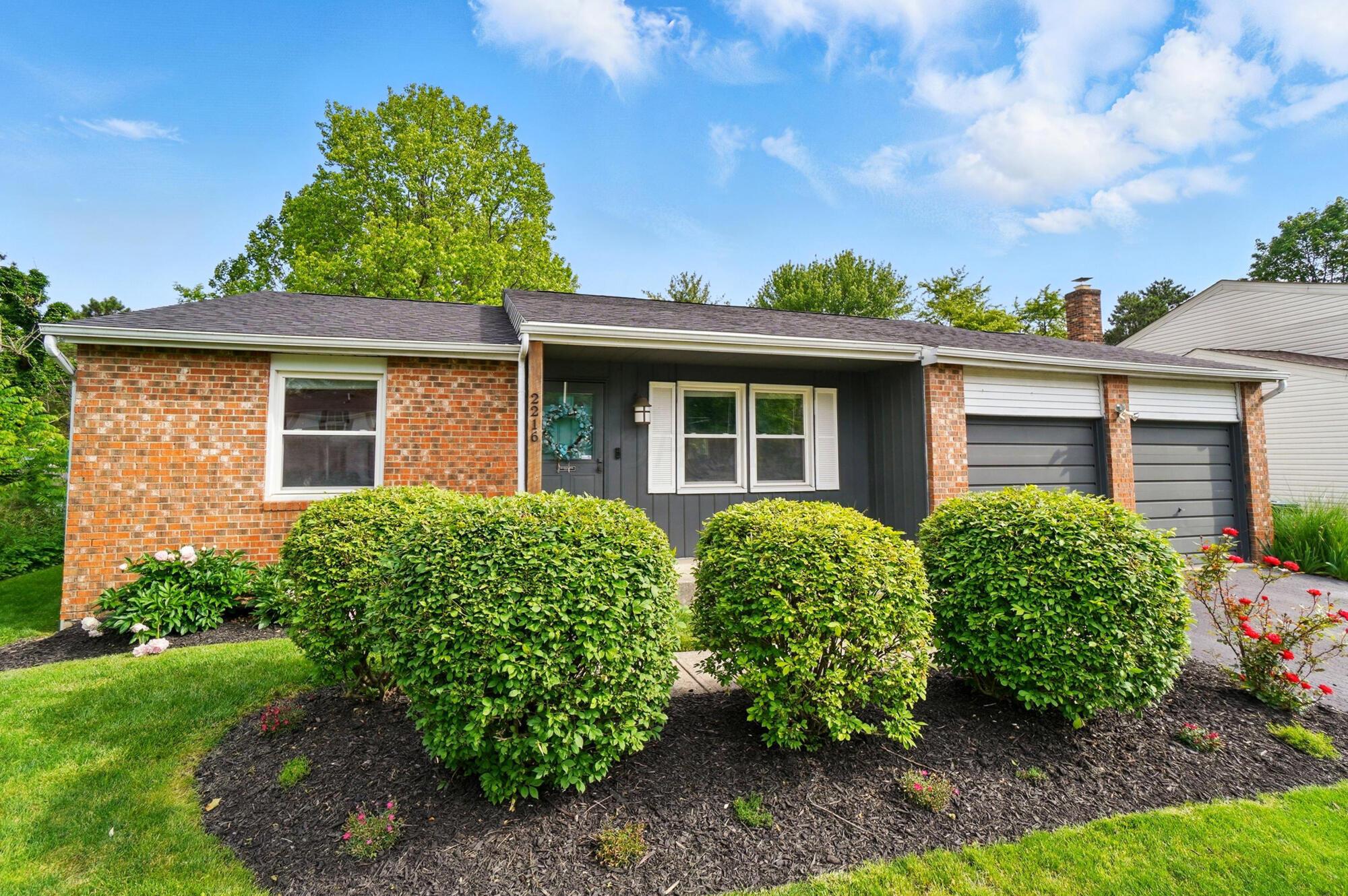 2216 Smoky View Boulevard, Powell, Ohio image 2