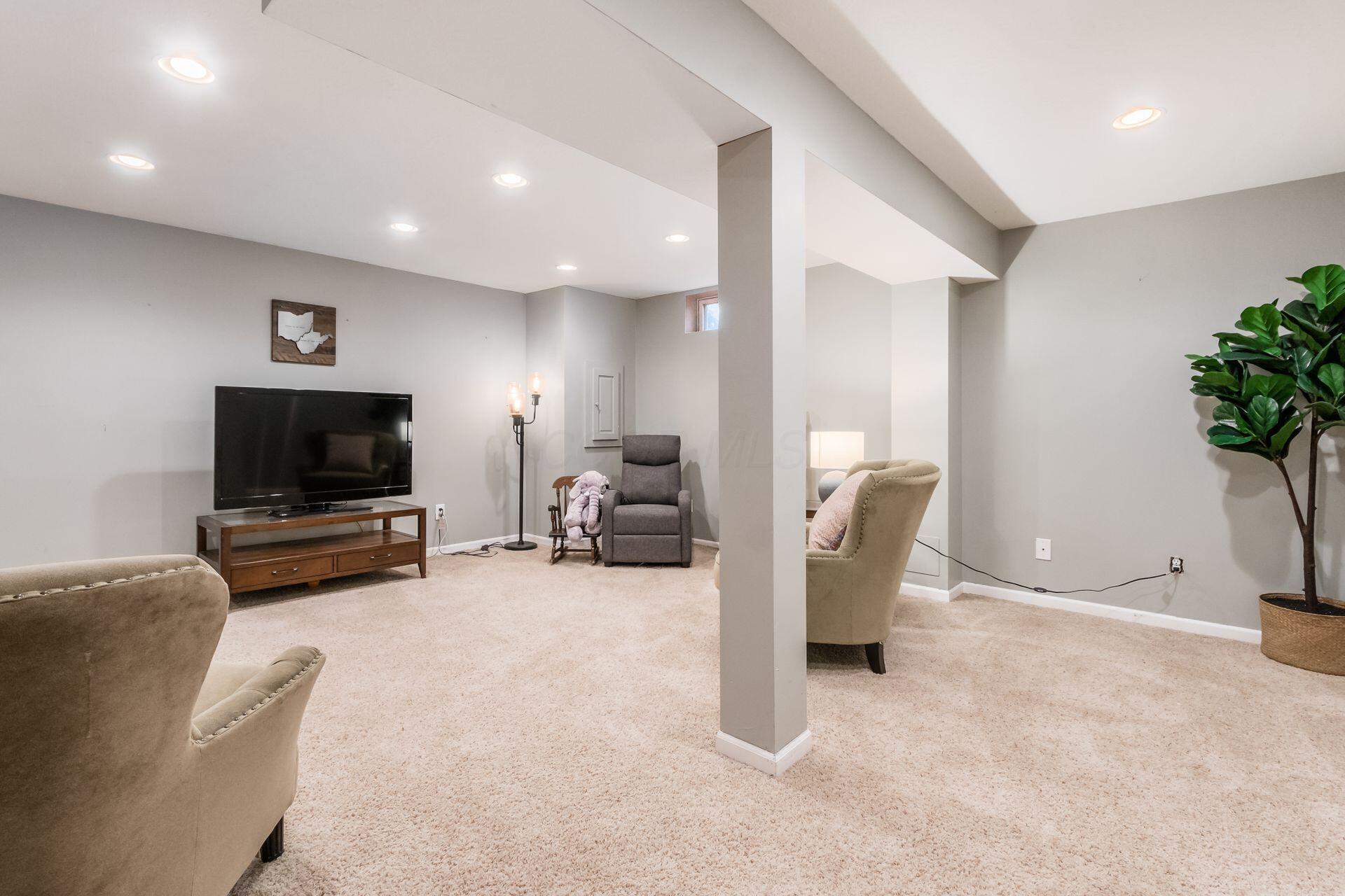 2282 Bryton Drive, Powell, Ohio image 36