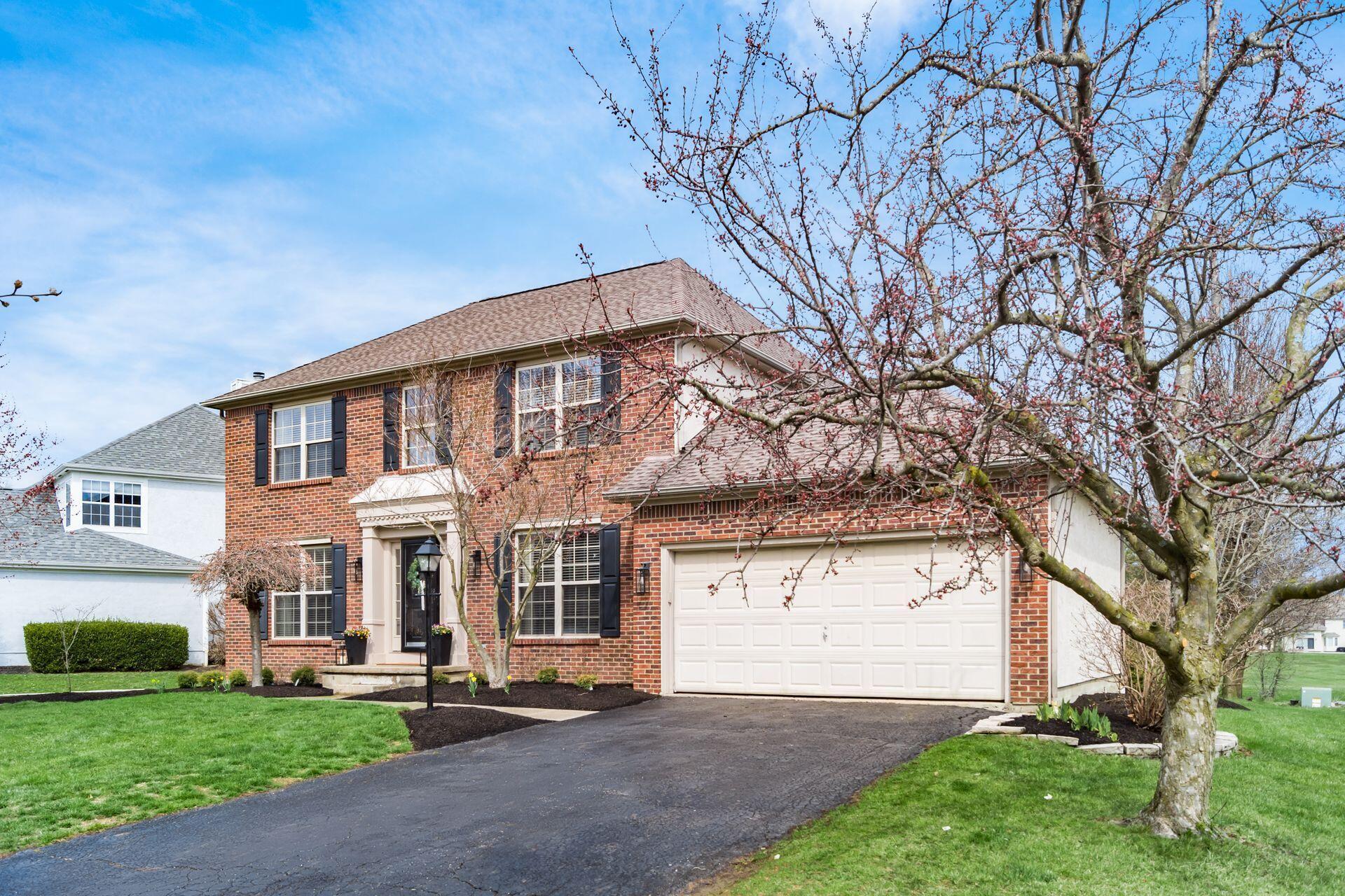 2282 Bryton Drive, Powell, Ohio image 3