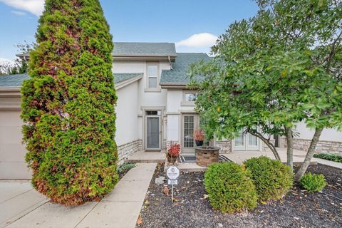 Photo of 302 Zander Lane, Columbus, OH 43230 (MLS # 225040222)