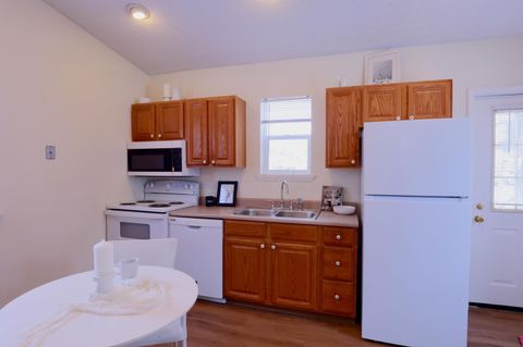 Tiny photo for 130 W Fair Avenue, Lancaster, OH 43130 (MLS # 226003200)