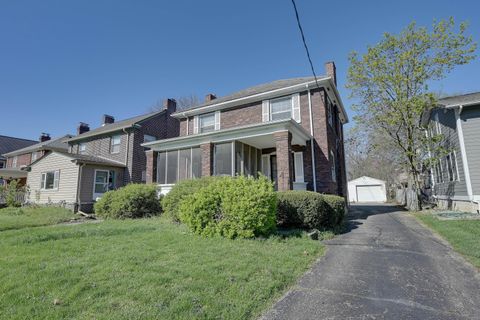 Photo of 1129 Grandview Avenue, Columbus, OH 43212 (MLS # 226011688)