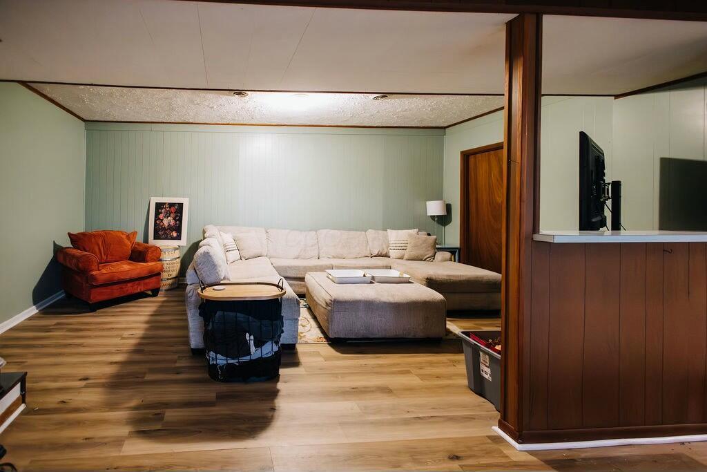 7 W Hills Drive, Athens, Ohio image 24
