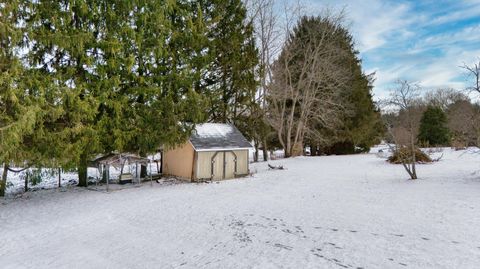 Tiny photo for 6160 Dresden Road, Zanesville, OH 43701 (MLS # 226000187)