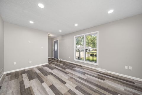 Tiny photo for 1971 New Market Drive, Grove City, OH 43123 (MLS # 226013969)