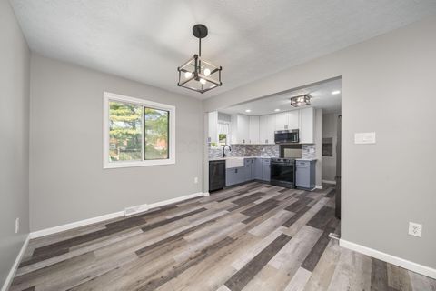 Tiny photo for 1971 New Market Drive, Grove City, OH 43123 (MLS # 226013969)