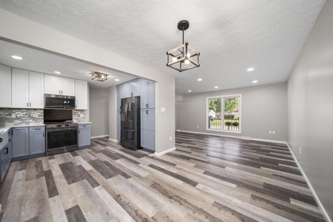 Tiny photo for 1971 New Market Drive, Grove City, OH 43123 (MLS # 226013969)