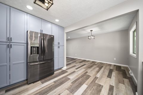Tiny photo for 1971 New Market Drive, Grove City, OH 43123 (MLS # 226013969)