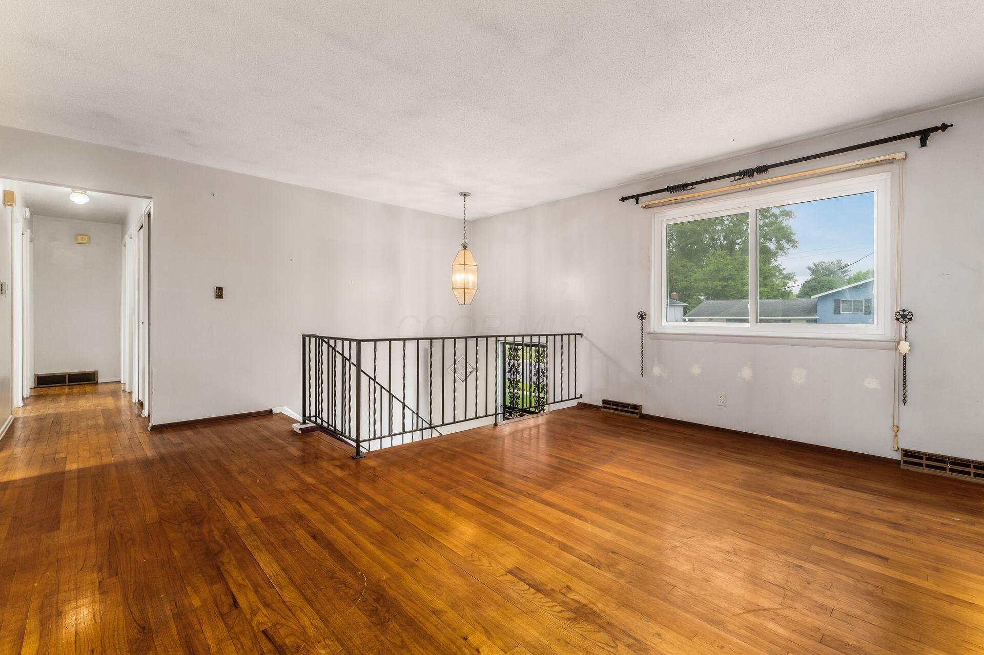 5045 Labelle Drive, Columbus, Ohio image 6