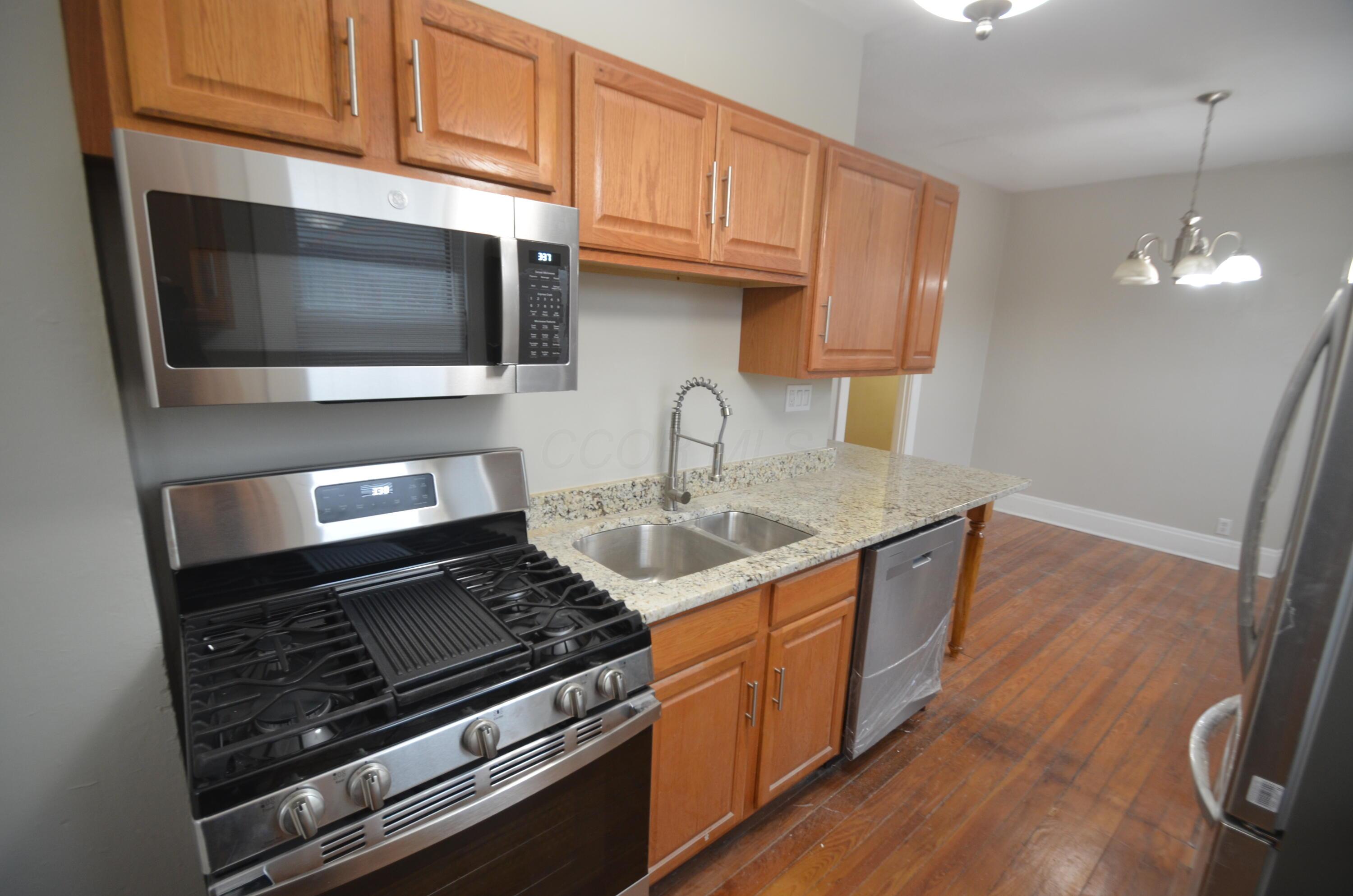Columbus, Ohio 43201, United States, 2 Bedrooms Bedrooms, ,2 BathroomsBathrooms,Residential,Active,87501