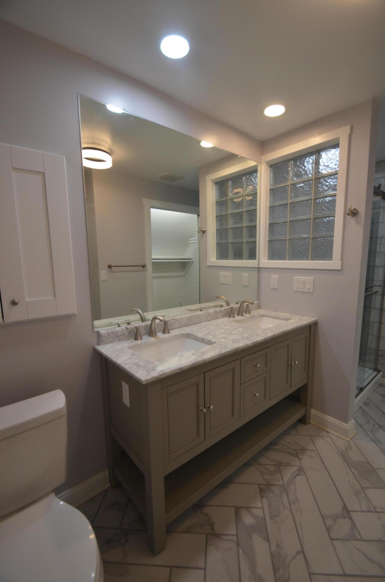 Columbus, Ohio 43201, United States, 2 Bedrooms Bedrooms, ,2 BathroomsBathrooms,Residential,Active,87501