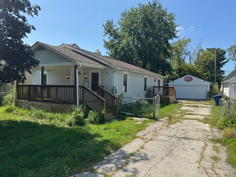 Photo of 539 Erickson Avenue, Columbus, OH 43213 (MLS # 226032348)
